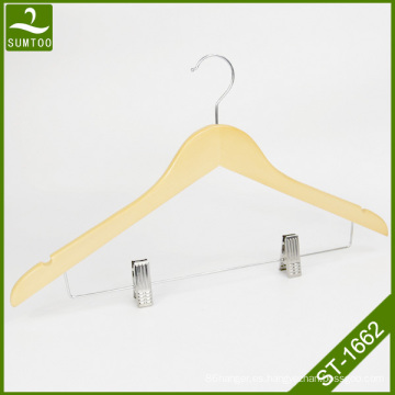 Colgador de camisa de madera color natural con dos clips cromados